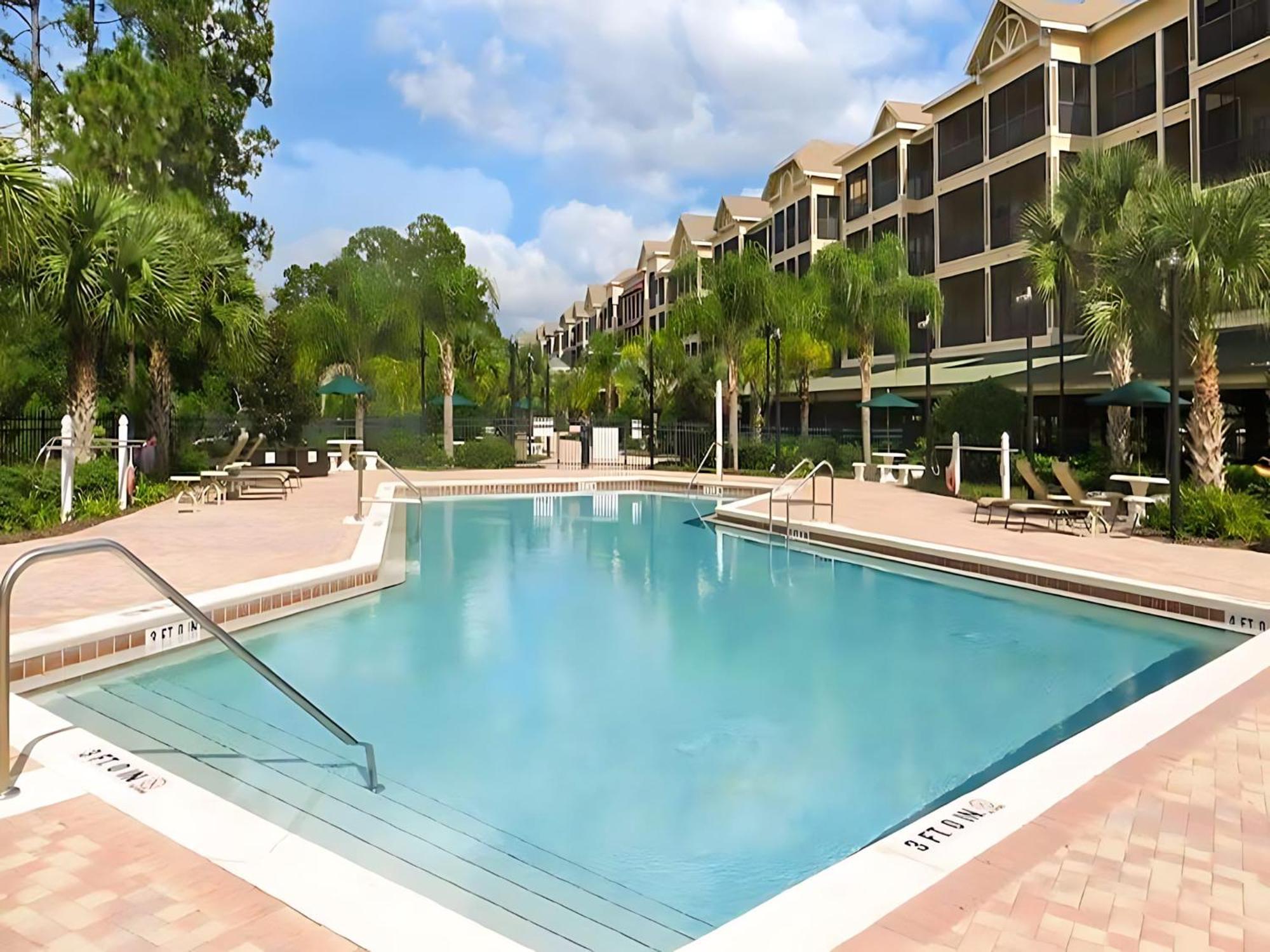 Spacious 2br W Pool & Hot Tub Near Hébergement de vacances